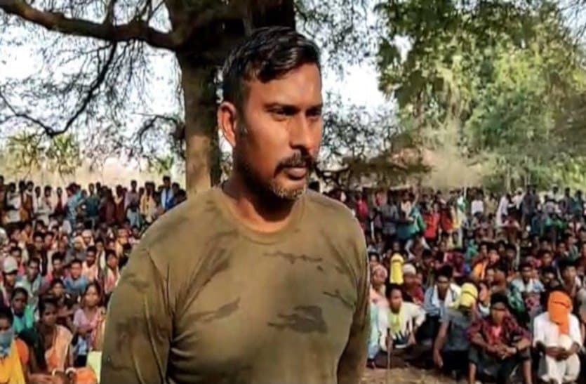 कोबरा कमांडो राकेश्वर सिंह मन्हास को नक्सलियों ने 25 गांवों की जनअदालत में किया रिहा