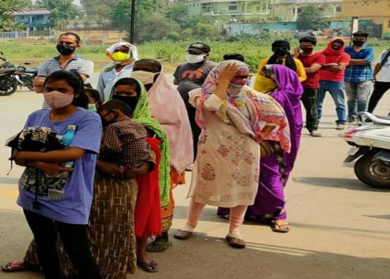 People in line for corona test