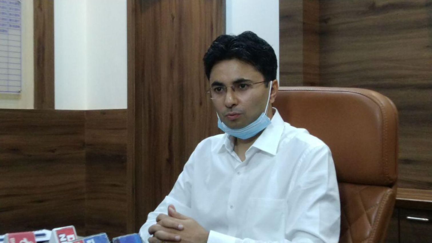 जनता को दुविधा नहीं देना चाहते, मगर जरूरत पड़ी तो सख्ती होगी