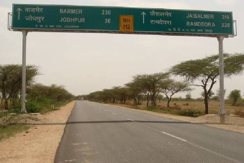 ट्रेलर में लगी आग, चालक ने कू द कर बचाई जान