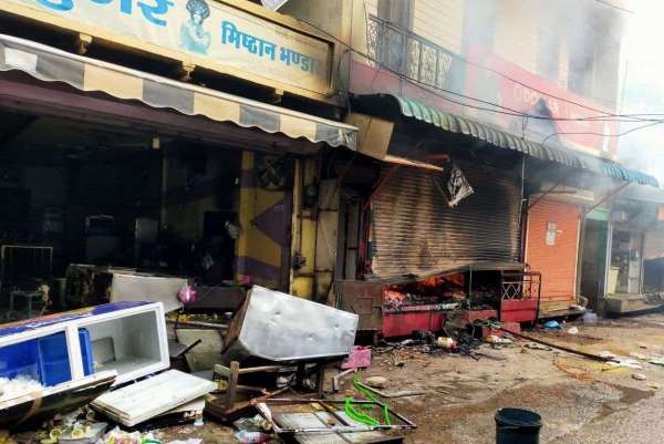baran news, baran police, chhabra ruskus, police petroling, curfew, धारा 144, firing, fire