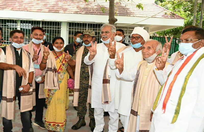 मध्यस्थ टीम के सदस्यों ने संकट के समय में जिम्मेदार नागरिक के दायित्वों का निर्वहन किया