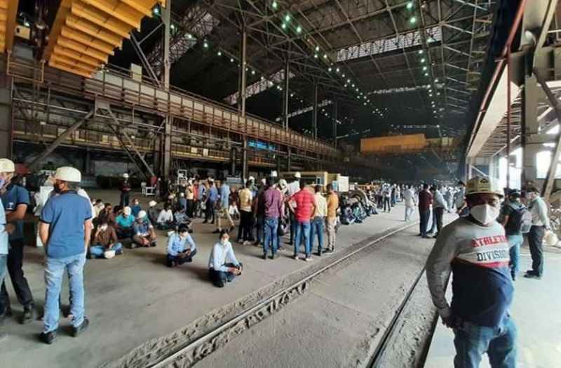 एशिया के सबसे बड़े स्टील प्लांट BSP में टूल डाउन से हड़बड़ाया SAIL प्रबंधन, वेतन समझौते पर बुलाई बैठक