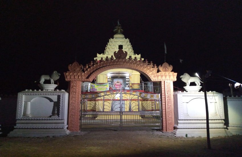 ज्योति कलश प्रज्वलित करने के बाद देवी मंदिरों के पट बंद