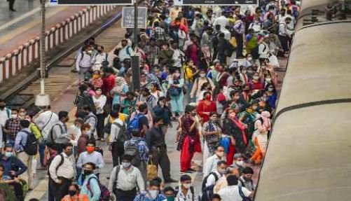 Migrant workers reached railway station