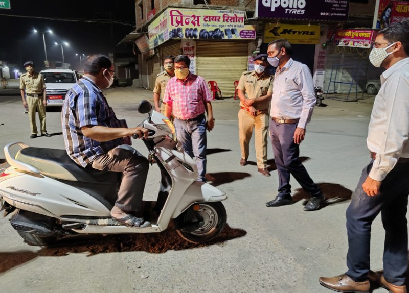 Collector-SP checking in Ambikapur