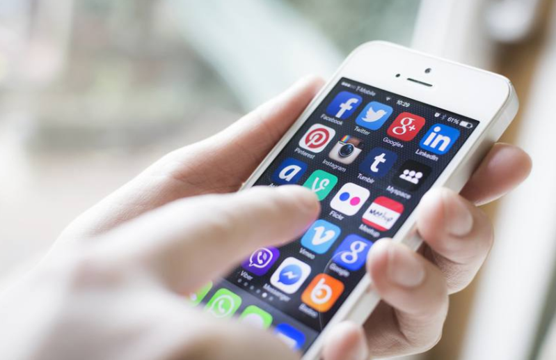 Government will give free smartphones to 1 crore 33 lakh women