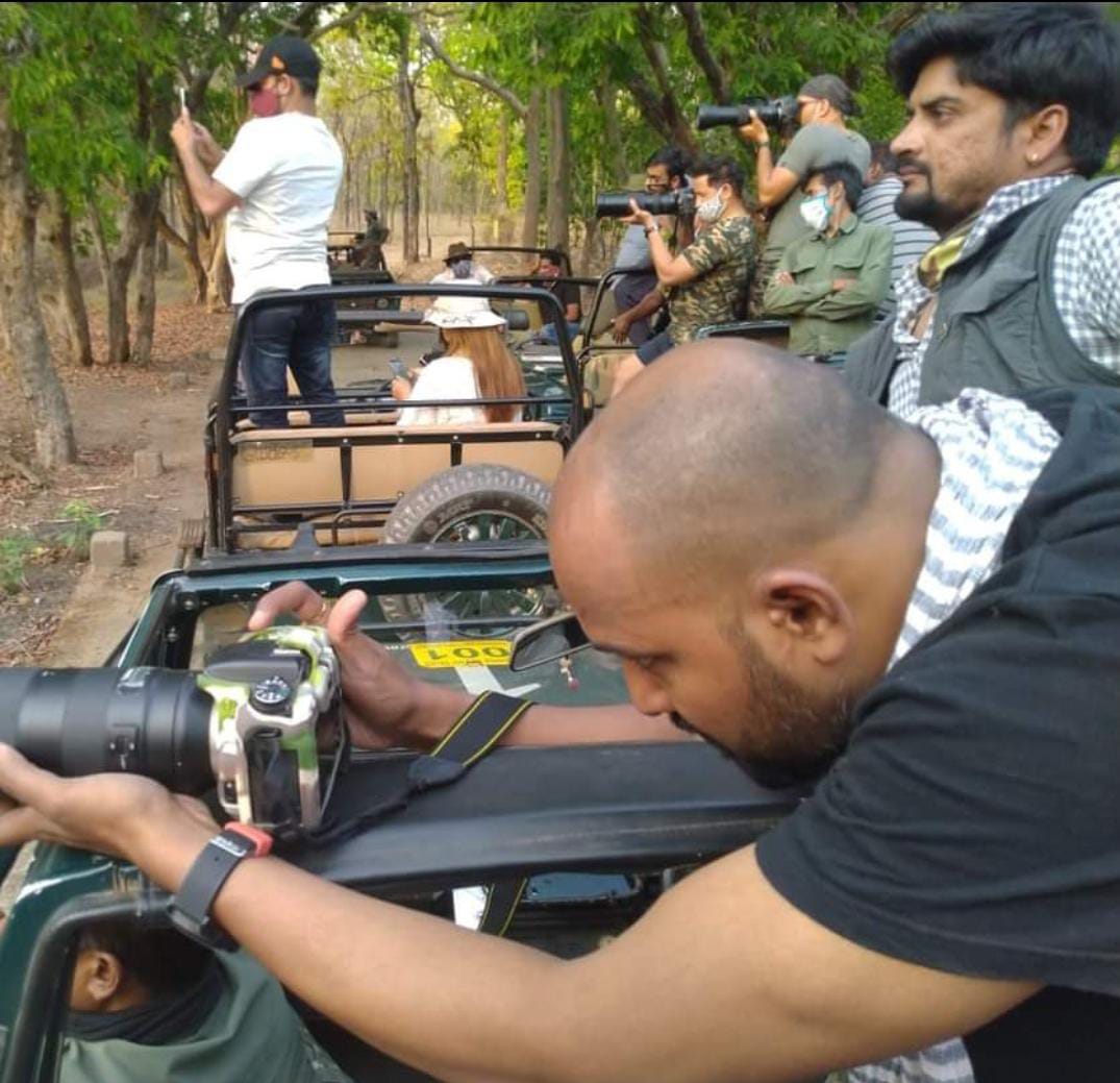 The officials of Bandhavgarh Tiger Reserve do not care about the Corona Guide Line