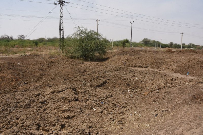 10 साल बाद भी न सडक़ बनी, न पहुंचा पानी