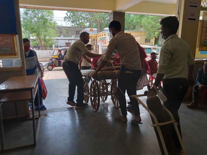 कोविड मरीजों की बढ़ी संख्या, निजी अस्पताल भी होने लगे फुल