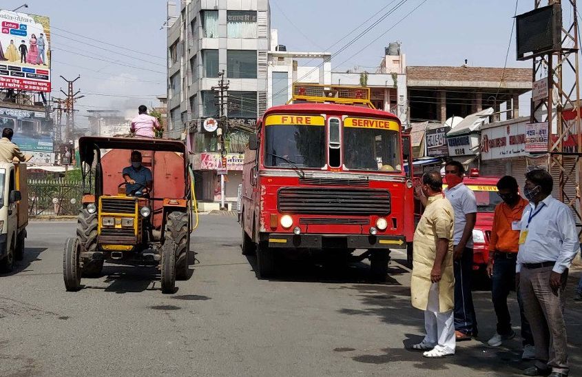 Fire brigade ran to sanitize the city