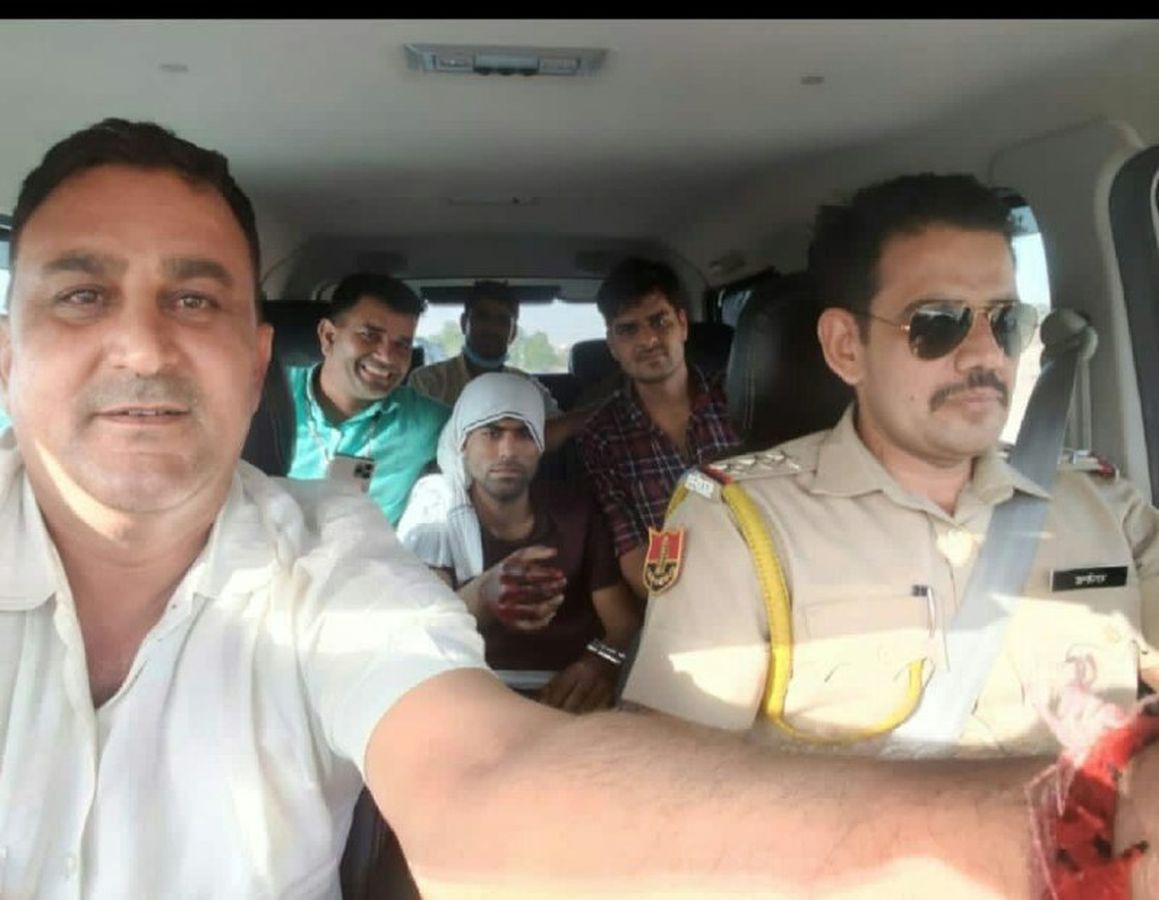 कांस्टेबल को पकड़ा तो दो सिपाहियों की हत्या का मुख्य आरोपी आया गिरफ्त में