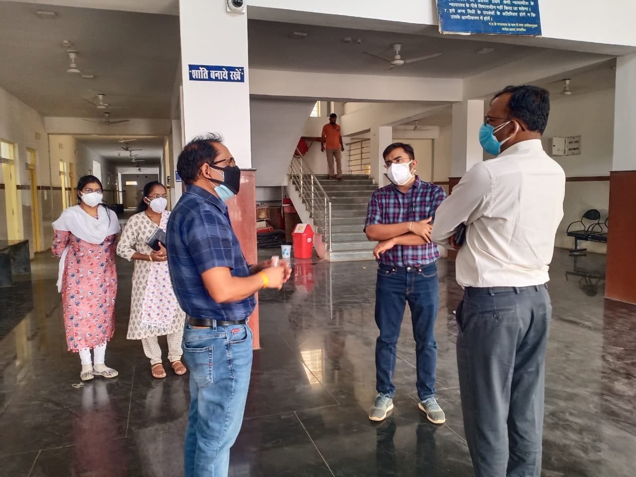 गेहूं उपार्जन केन्द्र व वैक्सीनेशन सेंटर से अस्पताल तक पर अफसरों का पहरा