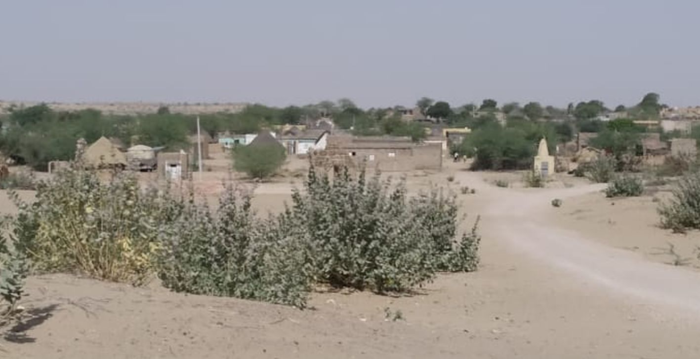 बॉर्डर के गांव रतरेड़ी में नहीं नेटवर्क, ग्रामीण हो रहे परेशान