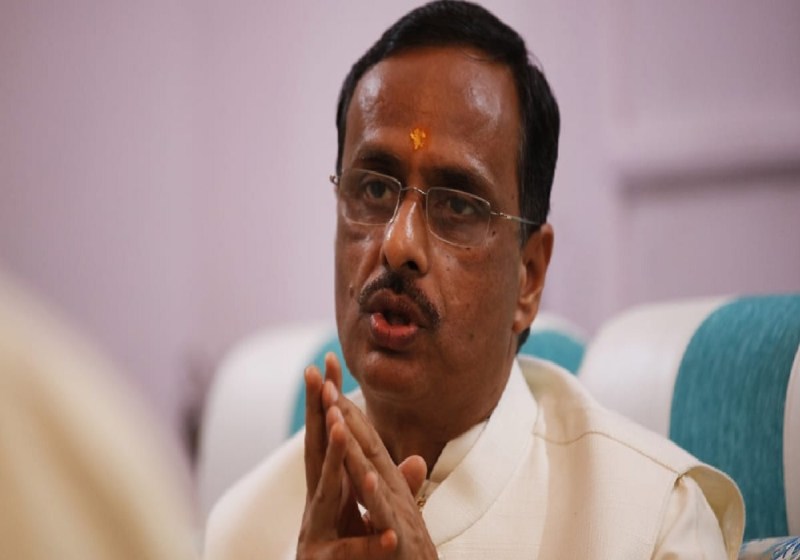 यूपी के डिप्टी सीएम डॉ. दिनेश शर्मा और उनकी पत्नी हुईं कोरोना संक्रमित, ट्वीट कर दी ये जानकारी