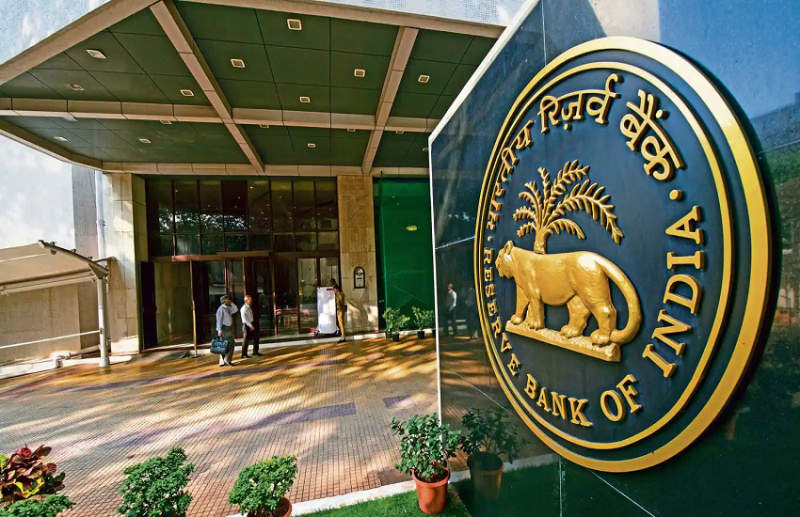 RBI की बड़ी कार्रवाई: इन दो बैंकों पर लगाई रोक, भारत में नहीं कर सकेंगे कारोबार