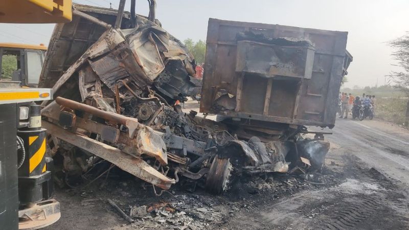 यहां हुआ हादसा, दो जने जिंदा जल गए