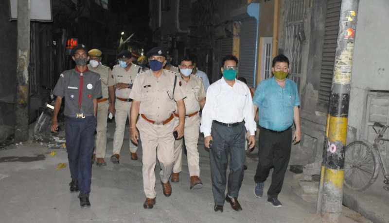 ’एडीएम सिटी ने पुलिस और प्रशासनिक अधिकारियों के साथ किया पैदल मार्च’