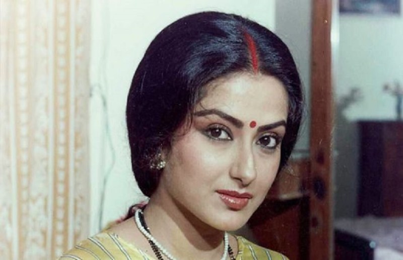 Bollywood Actress Moushumi Chatterjee Life Unknown Facts