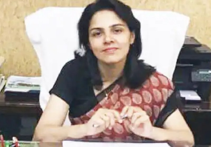 अभिषेक प्रकाश ने लखनऊ डीएम का काम संभाला, रोशन जैकब अब लखनऊ की प्रभारी अधिकारी नियुक्त