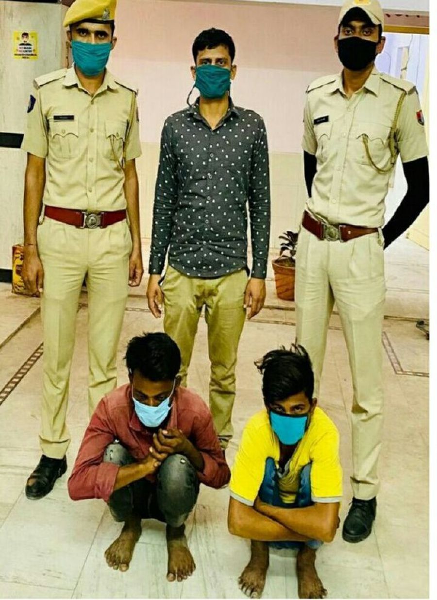 लगिए से ताला खोलकर चुराए थे जेवर, दोनों गिरफ्तार