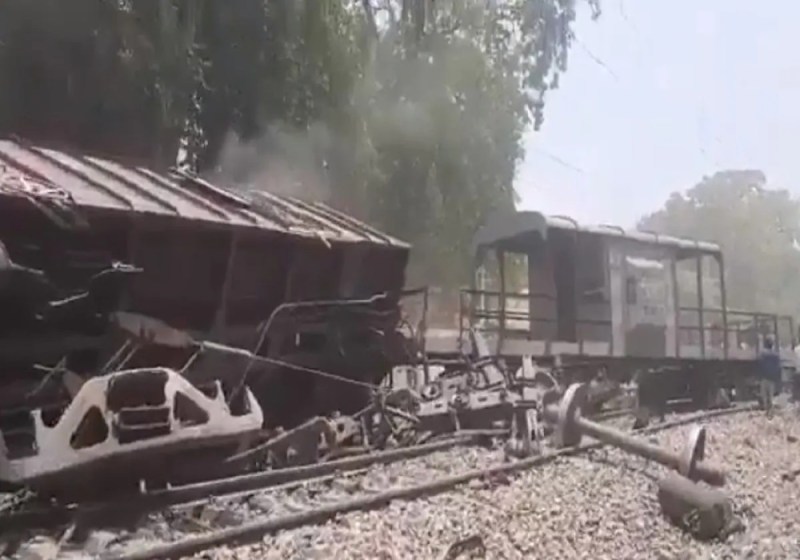 Quick Read: कानपुर के बिल्हौर में मालगाड़ी डिरेल, घंटों तक आवागमन बाधित