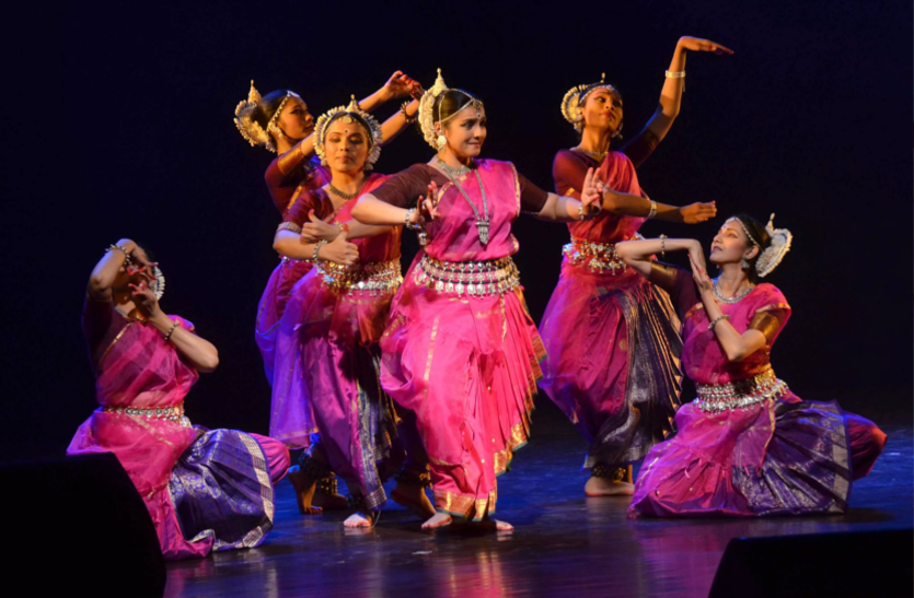 शब्दों का दरवेश : नृत्य है एक महान प्रार्थना