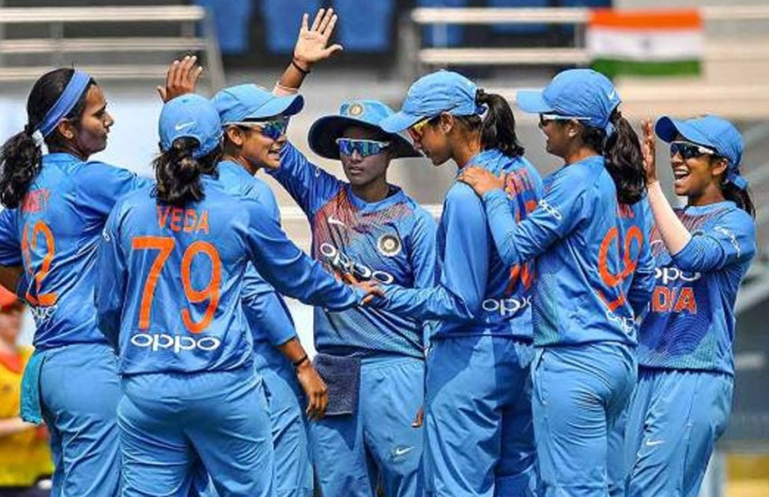 womans_cricket_team.jpg