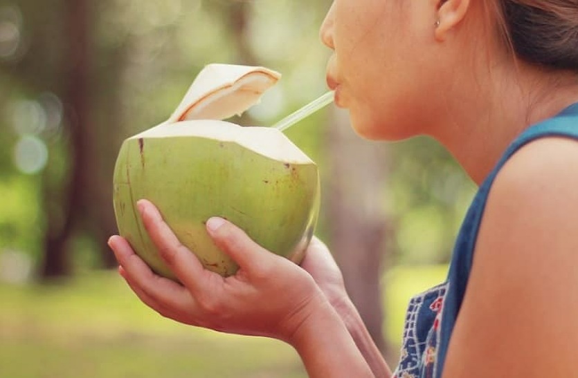 नारियल पानी में होते हैं कई पोषक तत्व, इन बीमारियों से मिलेगी निजात