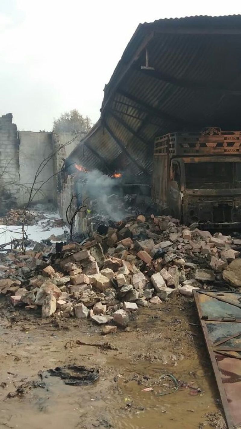 कैमिकल फैक्ट्री में भीषण आग, तीन झुलसे