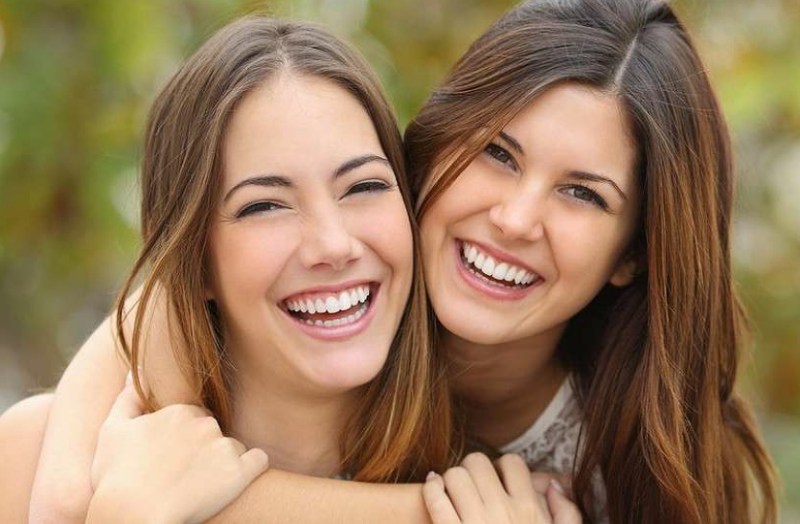 खुलकर हंसेंगे तो जमकर जीएंगे, दूर होंगे तनाव, हार्ट भी रहेगा स्वस्थ