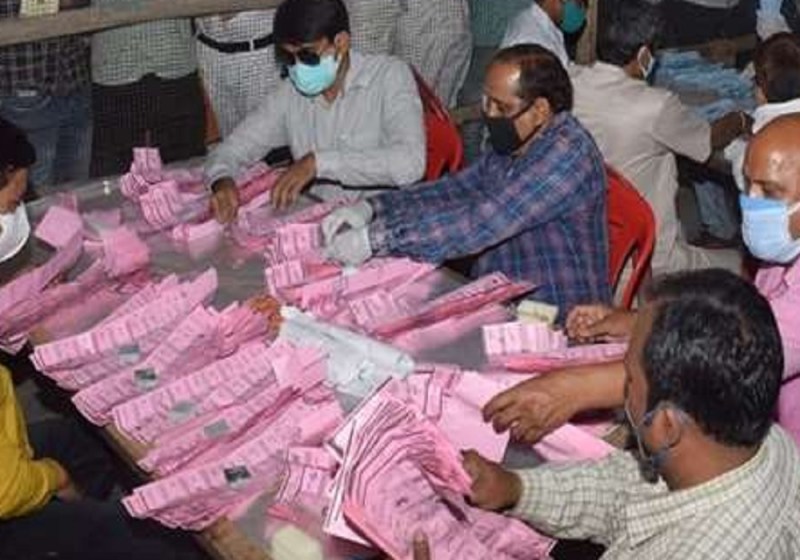 कानपुर में एक किन्नर पर ग्रामीणों ने जताया विश्वास, काजल किरण ग्राम प्रधान चुनी गई