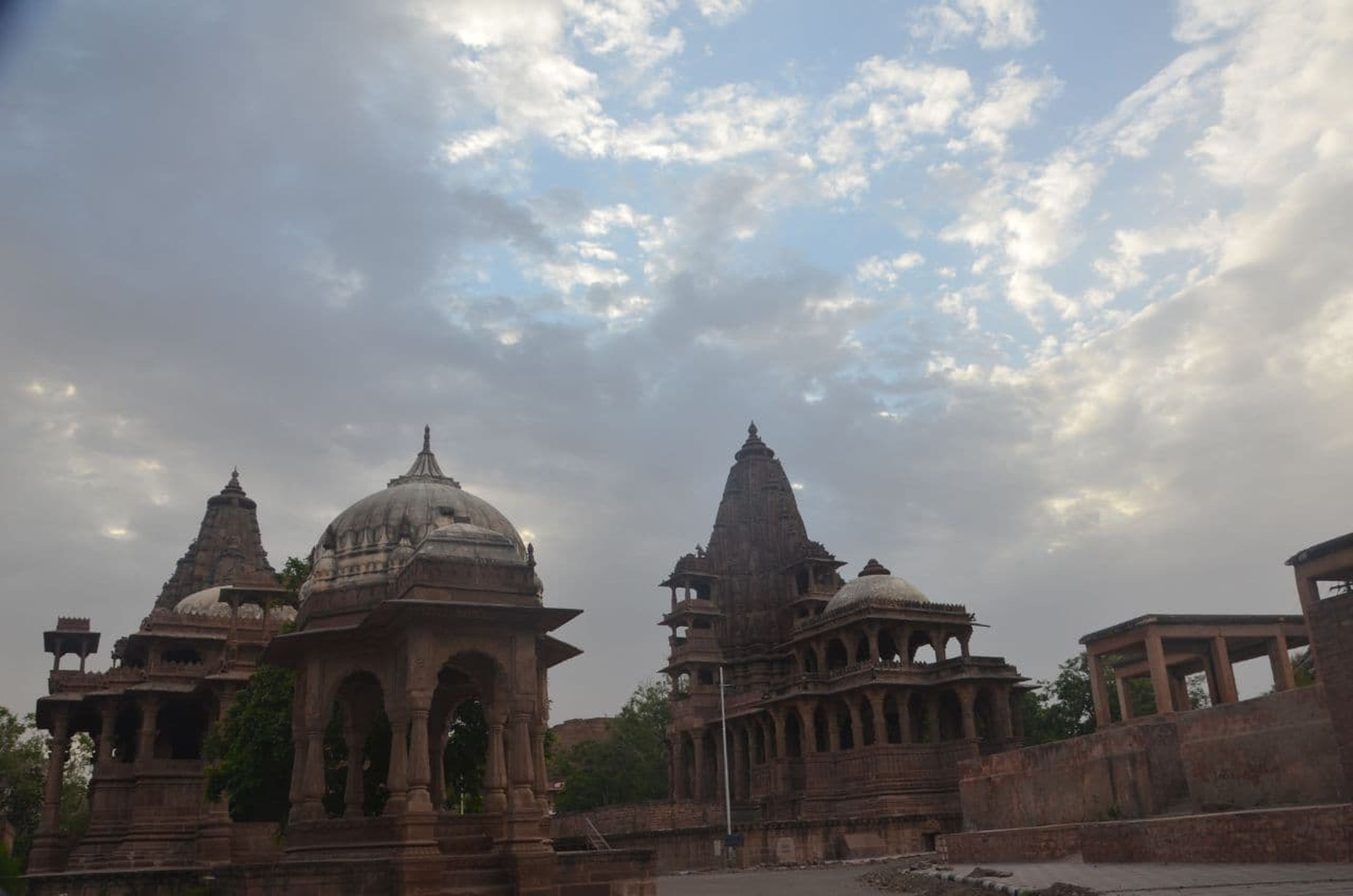 बादलों व हवा से पारे में गिरावट, गर्मी से कुछ राहत