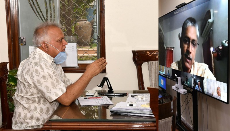 Oxygen should be given to private hospitals according to patients