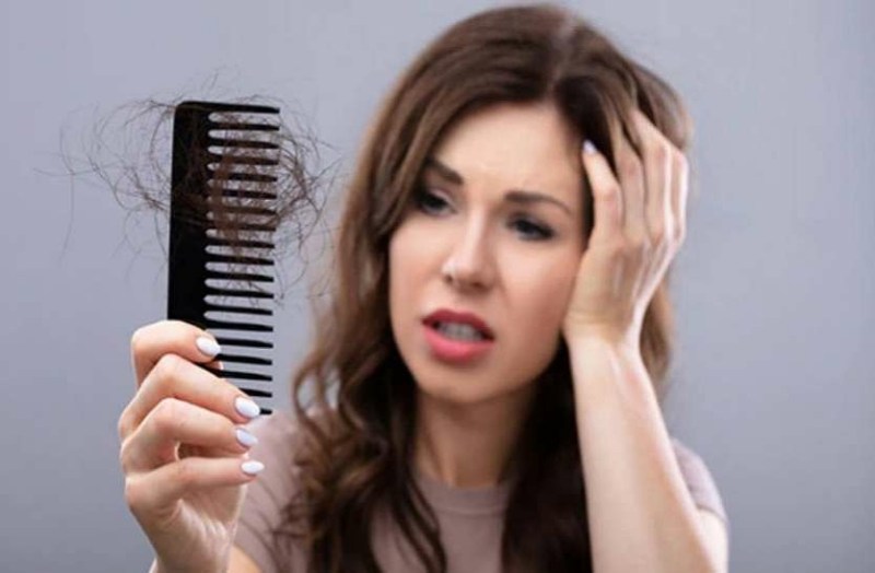 झड़ते बालों की समस्या को दूर करना है तो आज से ही शुरू करें आंवले का उपयोग