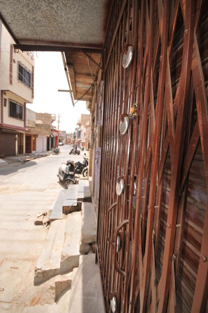 शहर की गलियों से लेकर गांव की चौखट तक कोरोना ने बढ़ाई चिंता