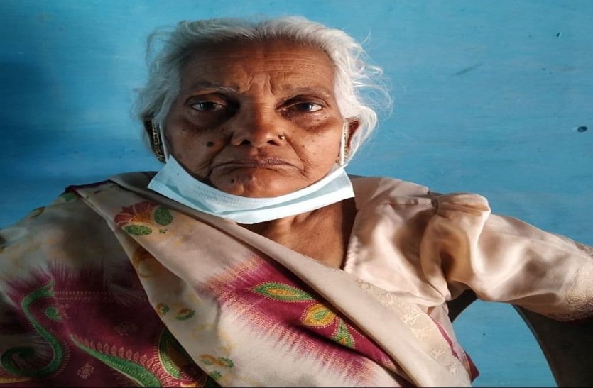 75 की उम्र में बुजुर्ग महिला ने जीता कोविड से जंग, ऑक्सीजन सपोर्ट में रहकर भी नहीं मानी हार, डॉक्टरों ने किया जज्बे को सलाम