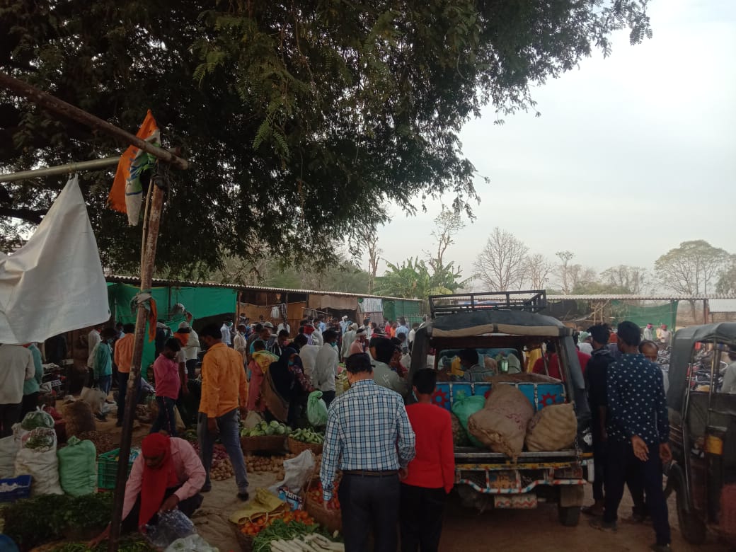 Thousands of farmers and traders from rural areas come