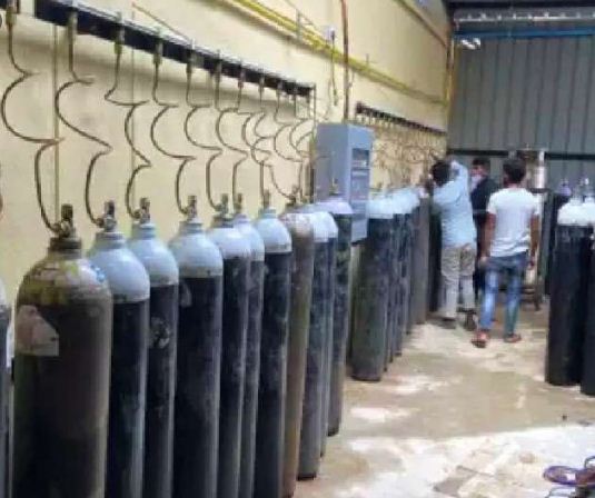 Delhi Government deliver Oxygen Cylinder Home Isolate Corona Patients