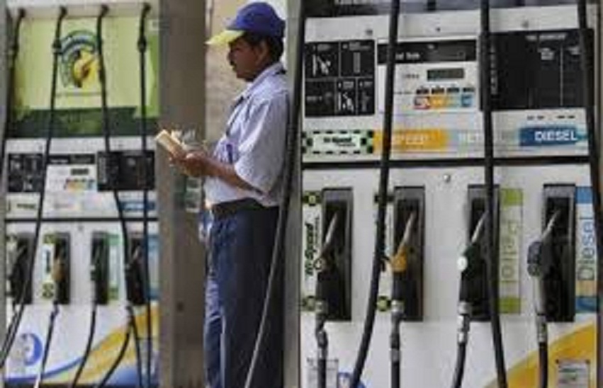 Petrol prices  .....पेट्रोल-डीजल के दाम फिर बढ़े, कोरोना के साथ महंगाई का झेलना होगा दंश