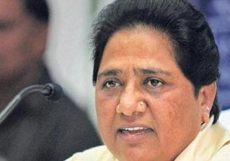 गरीबों, दलितों व आदिवासी समाज के लोगों को ‘फ्री' में कोरोना वैक्सीन लगाएं राज्य सरकारें : मायावती