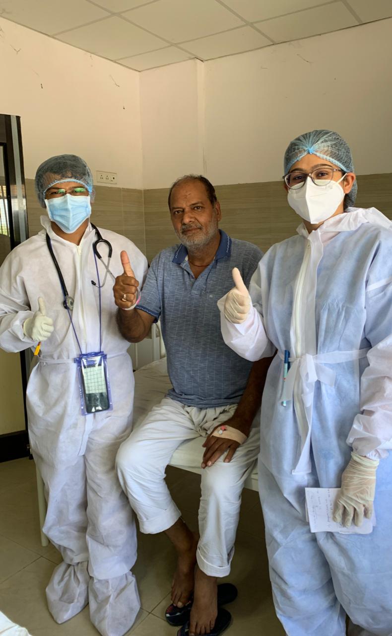 नई दिल्ली में वेंटिलेटर और बेड नहीं मिलने पर वृद्ध ने सूरत के न्यू सिविल अस्पताल में कोरोना को हराया