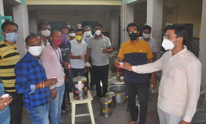 आयुर्वेदिक काढ़ा पिलाया