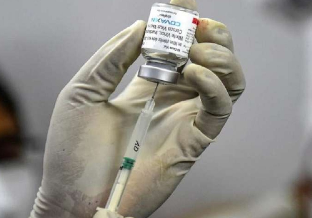 यूपी में कोरोनावायरस वैक्सिनेशन : 10 मई से 11 और जिलों में 18 से 44 वर्ष उम्र के लोगों को टीका लगाने की मिली अनुमति