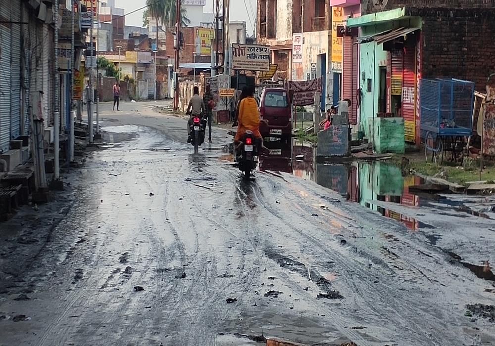  हल्की बरसात ने आईना दिखा रही नगर निगम के झूठे दावे