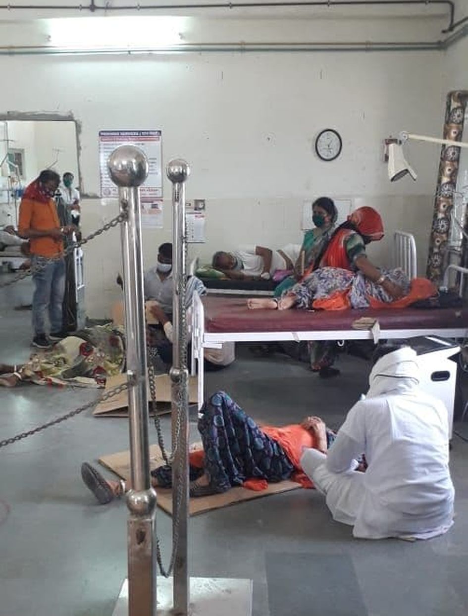 Patients sleeping on the floor in JLN hospital emergency  
