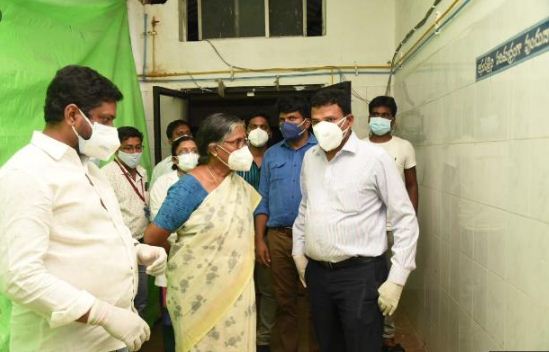 11 Covid Patient dies in tirupati due to Oxygen supply delay 