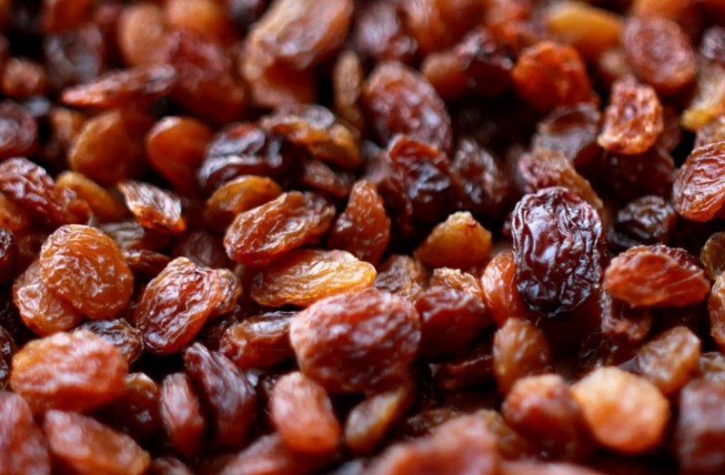 खून की कमी दूर करता है मुनक्का, रोजाना इस तरह करें सेवन