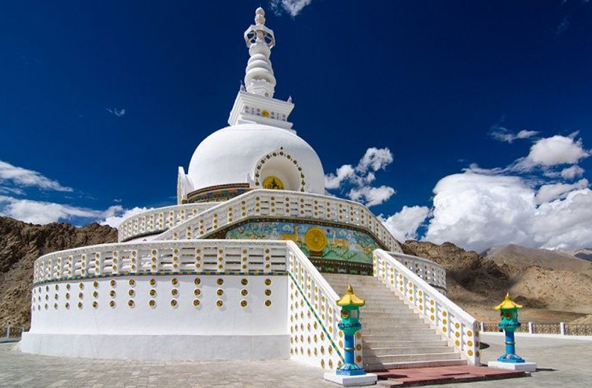 ट्रैवलॉग अपनी दुनिया : बिहार का पौराणिक तीर्थस्थल राजगीर