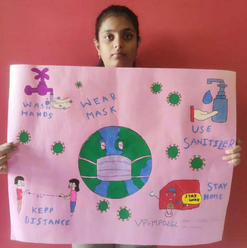 कोरोना जागरूकता: चित्र उकेरकर बताया मास्क और सोशल डिस्टेंस का महत्व